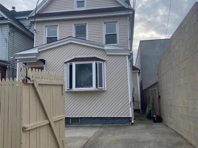 House for sale in Queens, Arverne