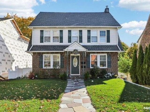 House for sale in Ridgefield, New Jersey