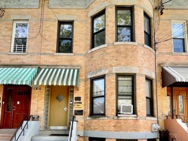 Apartment for sale in Queens, Arverne