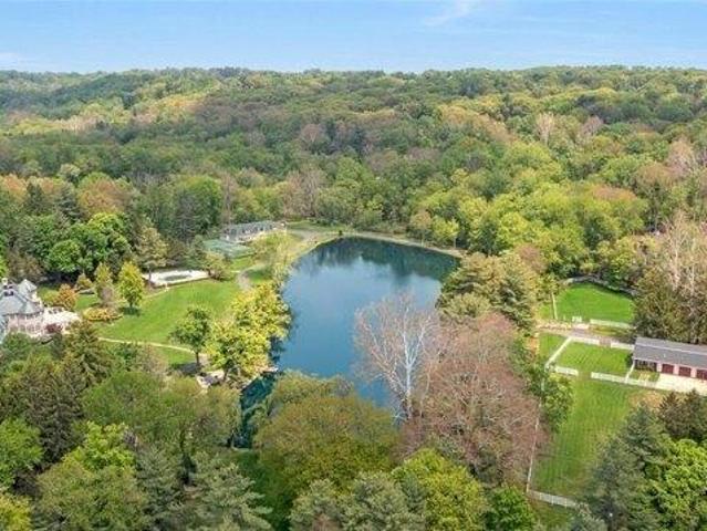 House for sale in Saddle River, New Jersey