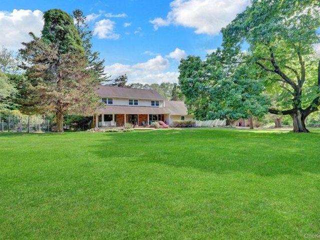 House for sale in Smithtown, New York