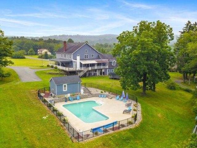 House for sale in Saylorsburg, Pennsylvania