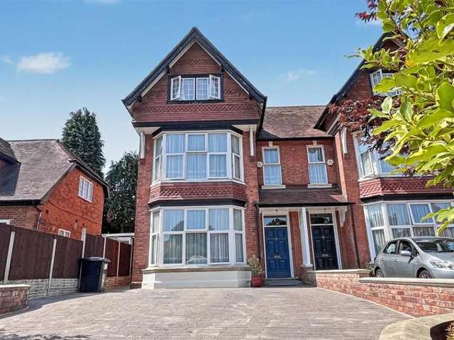Farm for sale in Wake Green, Birmingham