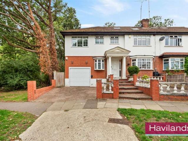 Farm for sale in London Borough of Enfield, Greater London