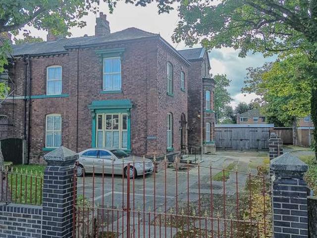 Farm for sale in Bewsey, Warrington