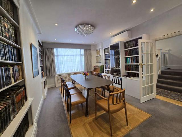 Farm for sale in Temple Fortune, Greater London