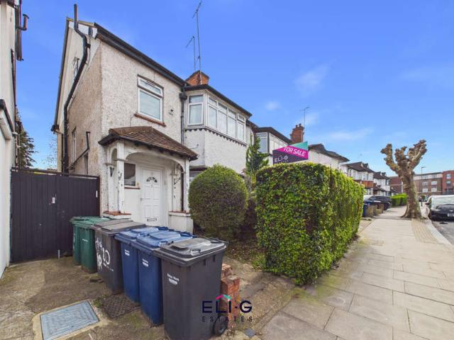 Farm for sale in Temple Fortune, Greater London