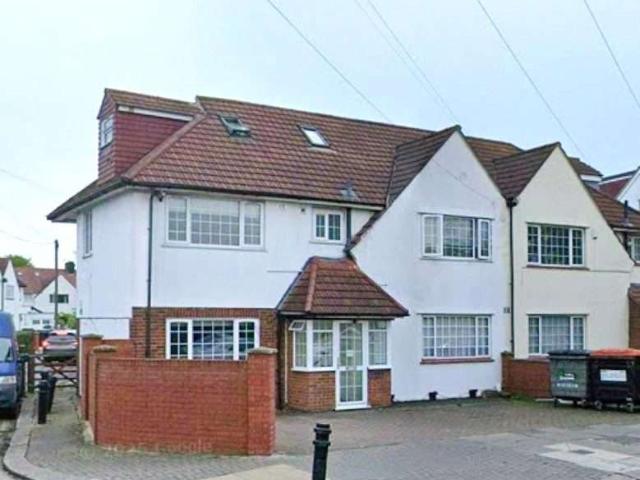 Farm for sale in London Borough of Ealing, Perivale