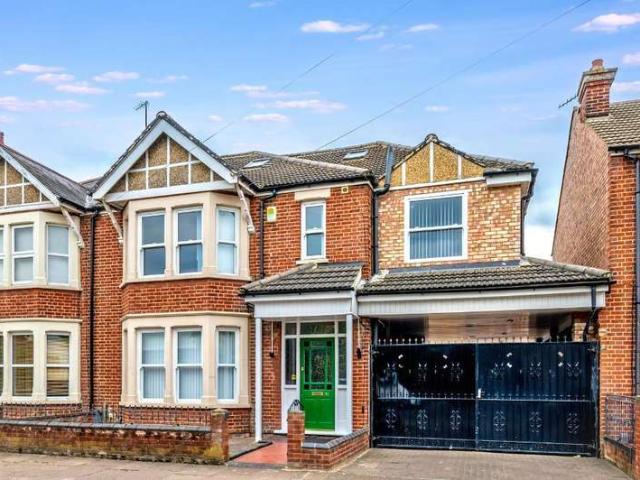 Farm for sale in Queens Park, Bedford