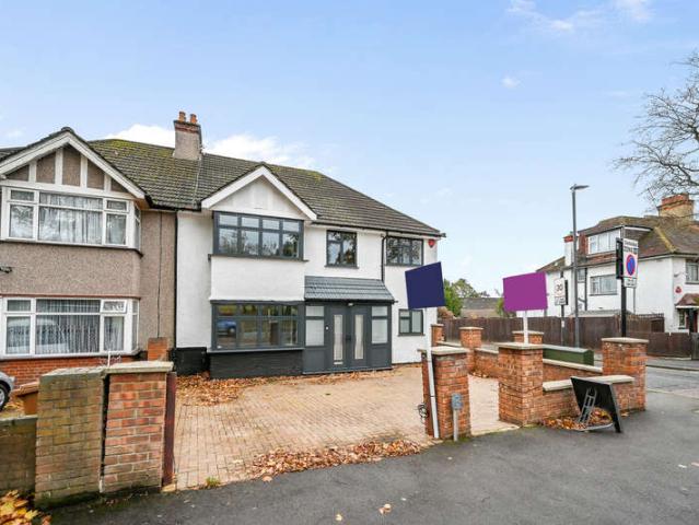 Farm for sale in Little Stanmore, Greater London