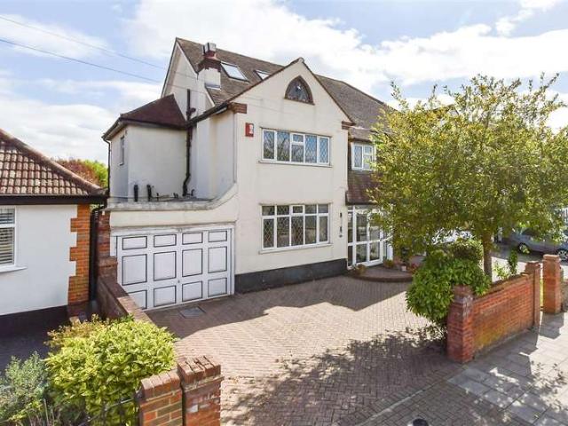 Farm for sale in London Borough of Havering, Greater London