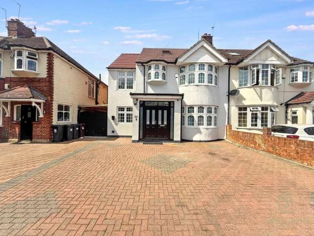 Farm for sale in London Borough of Hounslow, Greater London