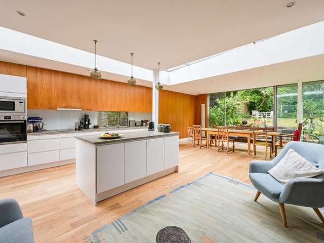 Semi Detached House for rent in Crouch End, Crouch End