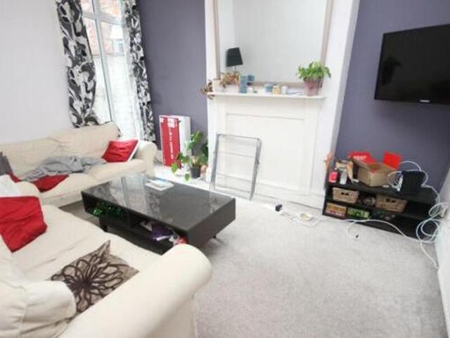 House for rent in Calderstones