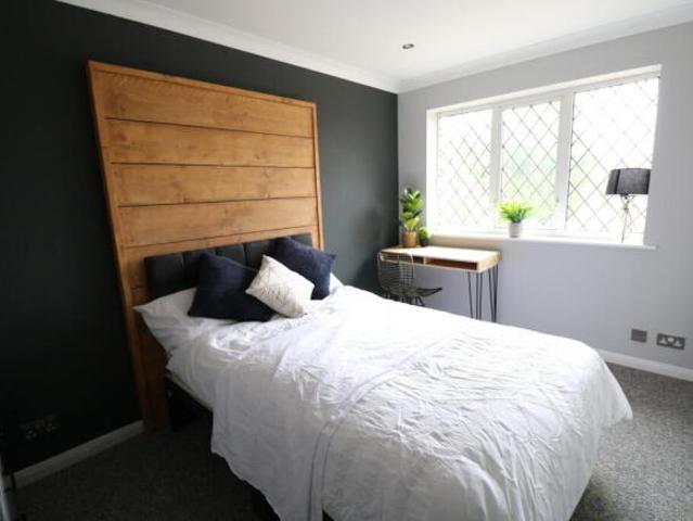 Farm for rent in Whitehawk, Brighton & Hove