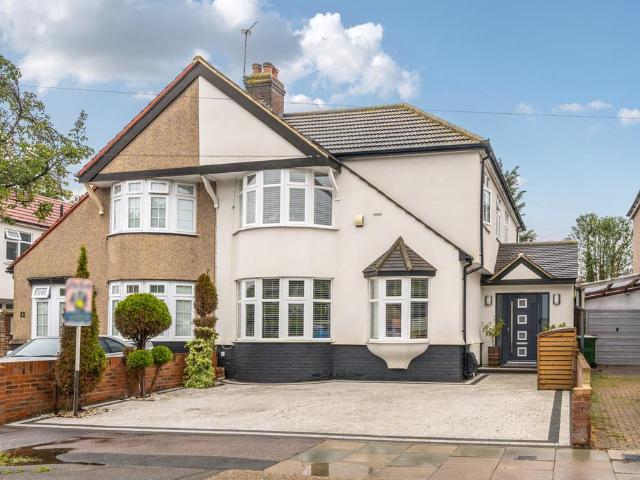 House for sale in Falconwood, Greater London