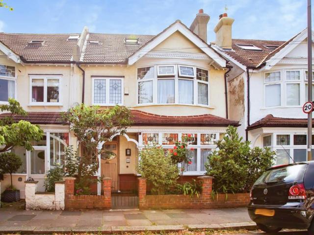 House for sale in Furzedown, Greater London