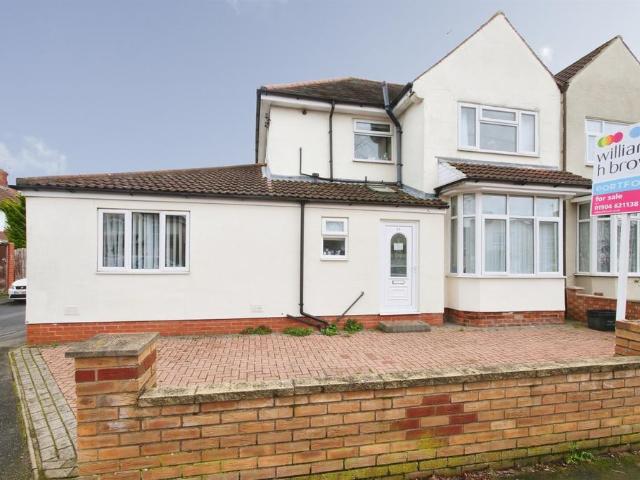 House for sale in High Field, York