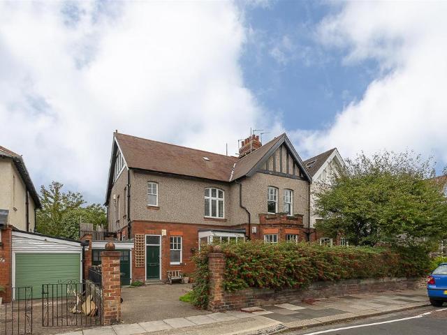 House for sale in Cowgate, Newcastle upon Tyne