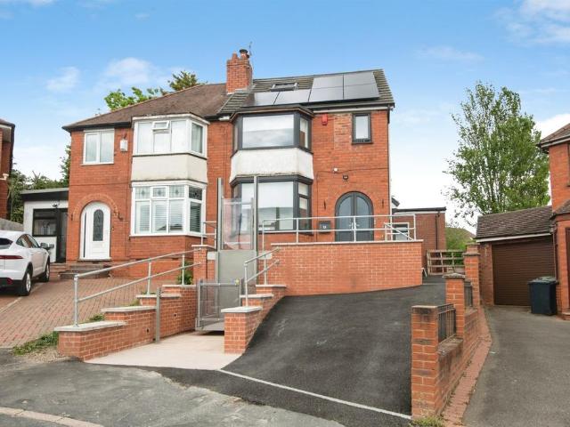 House for sale in Dixons Green, West Midlands