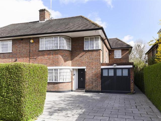 House for sale in Hampstead Garden Suburb, Greater London