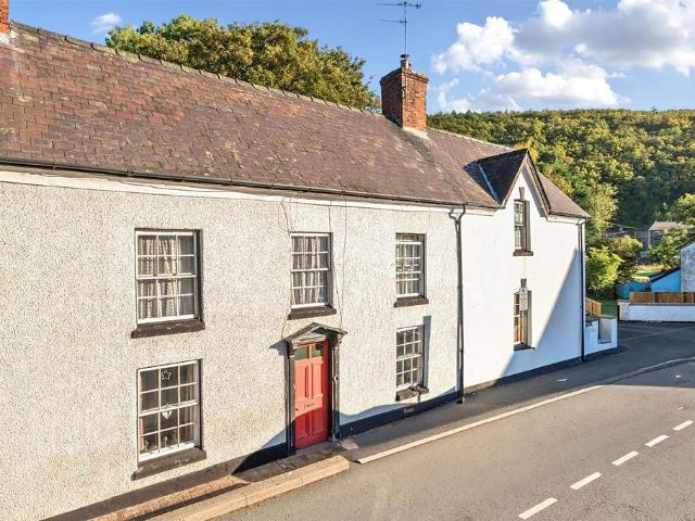 House for sale in Knighton