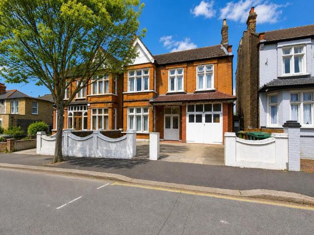 House for sale in Leytonstone, Greater London