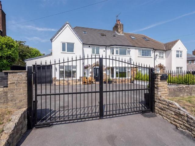 House for sale in Park Gate, Leeds
