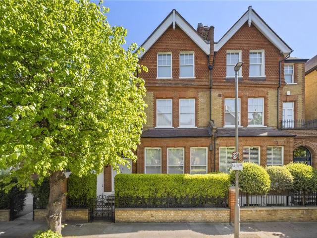 House for sale in Balham, Greater London