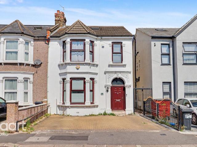 House for sale in Greater London
