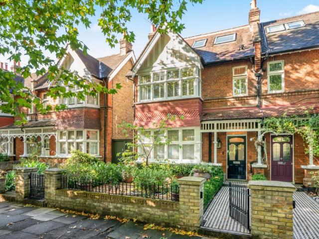 House for sale in London Borough of Richmond upon Thames, Greater London