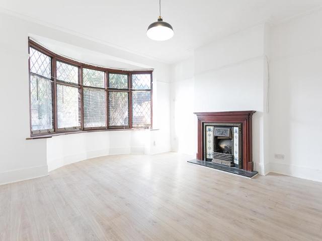 House for sale in London Borough of Lewisham, Ladywell