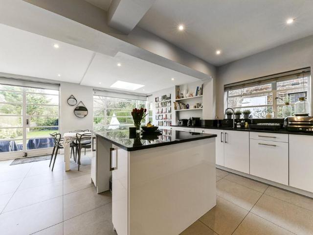 House for sale in Hampstead Garden Suburb, Greater London