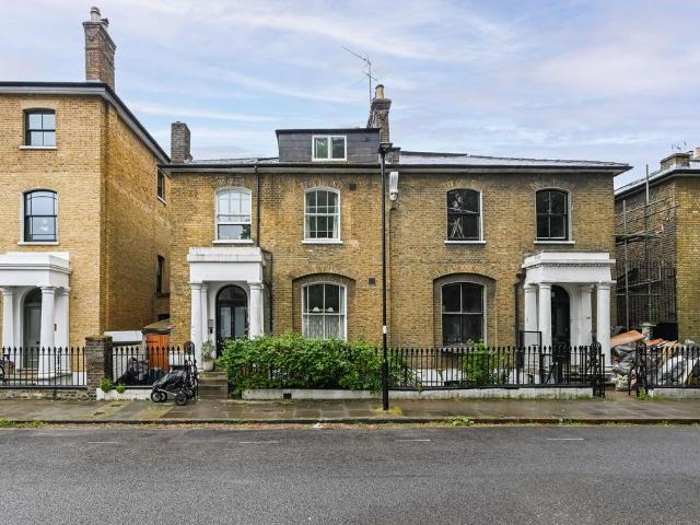 House for sale in Highbury, Greater London