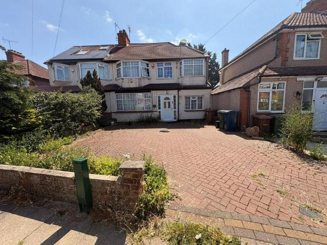 House for sale in Hatch End, Greater London