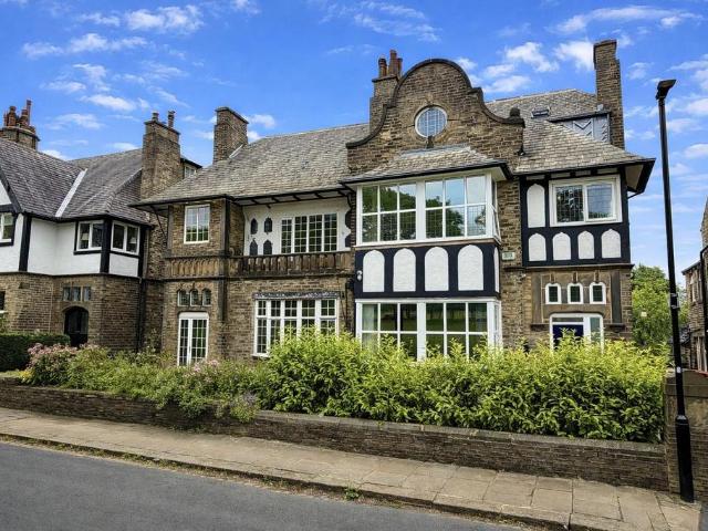 House for sale in Savile Park, West Yorkshire