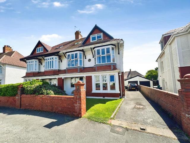 House for sale in Porthcawl, Nottage