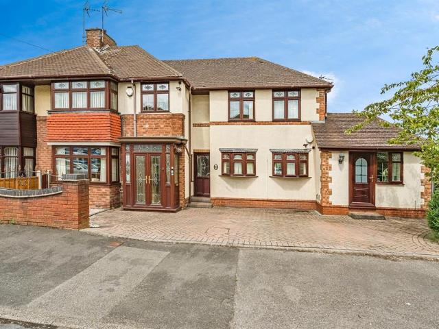 House for sale in Woodsetton, Coseley