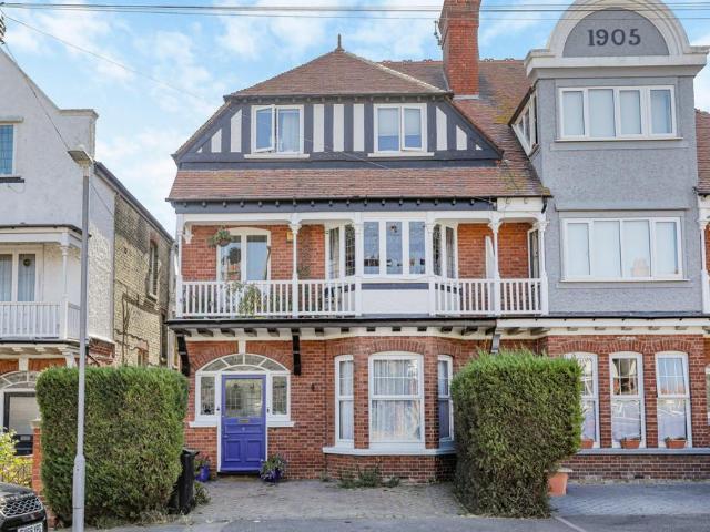 House for sale in Cliftonville West, Acol