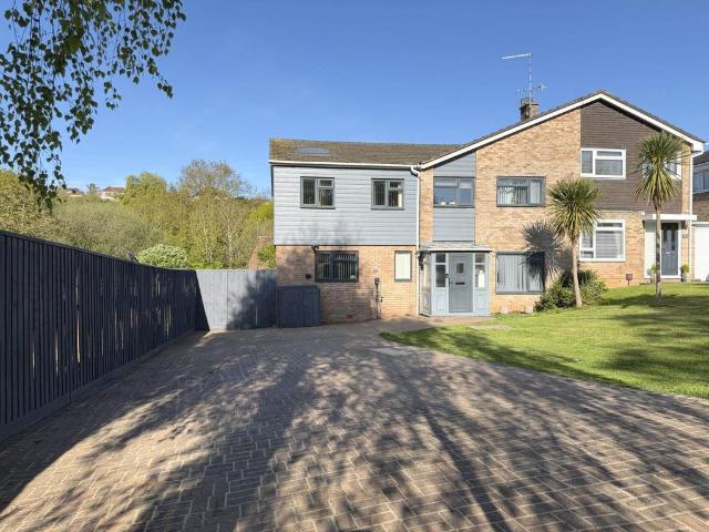 House for sale in Hulham, Budlake