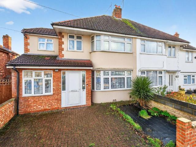 House for sale in Yeading, Greater London