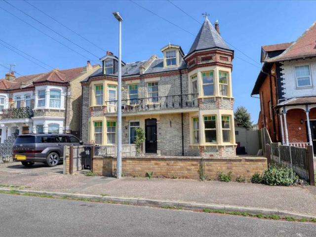 House for sale in Dale Hill, Essex