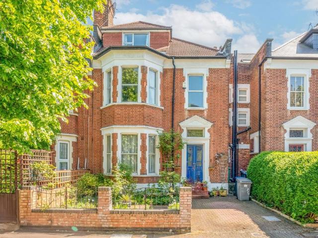House for sale in Cricklewood, Greater London