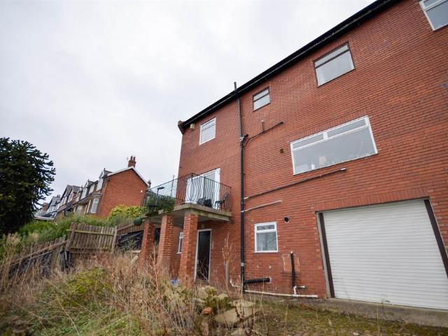 House for sale in Low Fell, Deckham