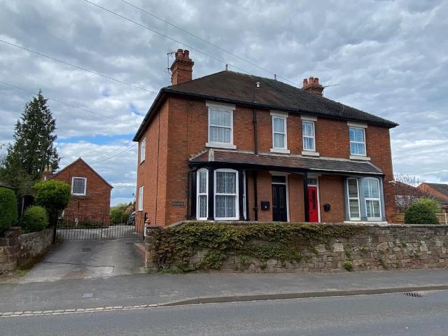 House for sale in Blount's Green, Beamhurst