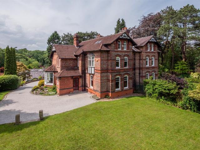 House for sale in Knutsford