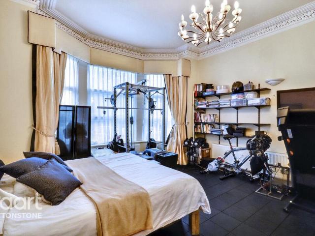 House for sale in Leytonstone, Greater London