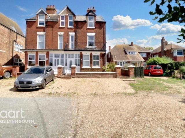 House for sale in Hunstanton, Brookville