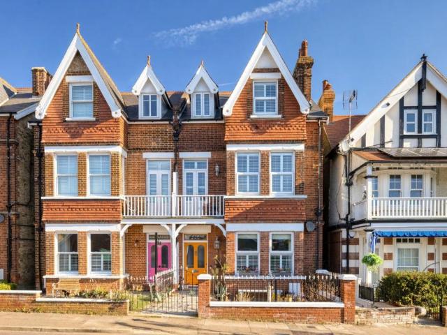 House for sale in Dumpton Gap, Acol