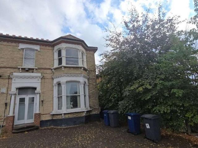 House for sale in Hendon Central, The Hyde